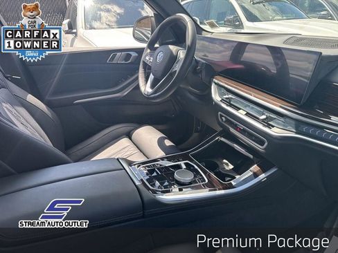 Used 2025 BMW X5 xDrive50e image 11