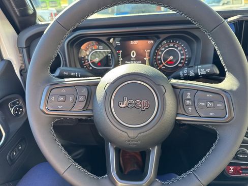 New 2026 Jeep Wrangler Unlimited Rubicon w/ Technology Group AWD/4WD image 26