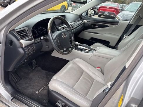 Used 2015 Lexus LS 460 AWD w/ Comfort Package image 22