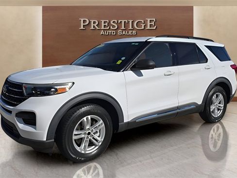 Used 2020 Ford Explorer XLT image 16