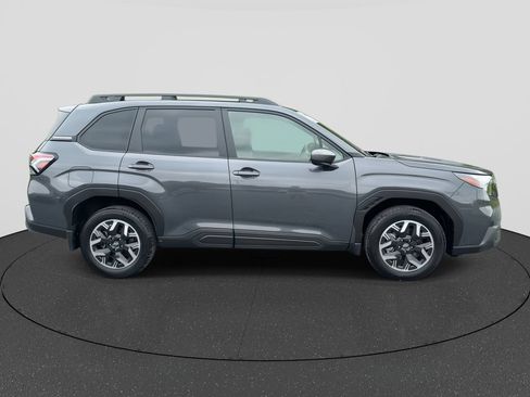 Certified 2025 Subaru Forester Premium AWD/4WD image 9
