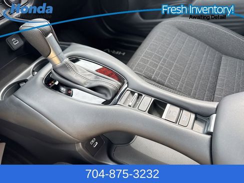 Used 2025 Honda HR-V LX image 31