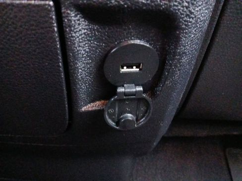 Used 2017 RAM 1500 Express image 5