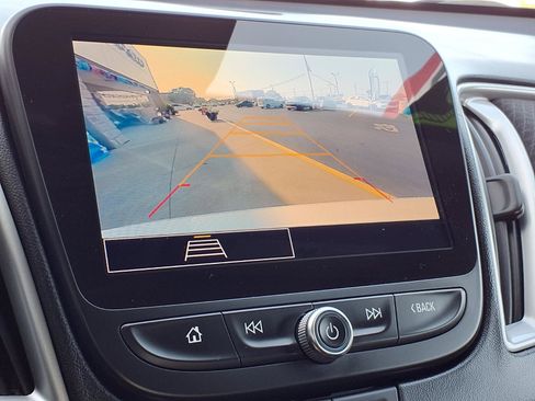 Used 2025 Chevrolet Malibu LT FWD image 8