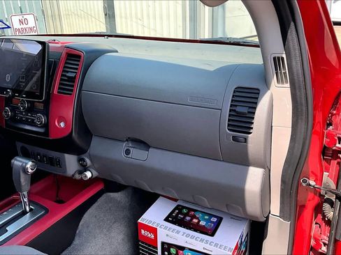 Used 2017 Nissan Frontier SV w/ SV Value Truck Package RWD image 18