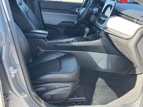 Used 2024 Jeep Compass Latitude image 23