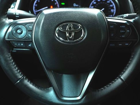 Used 2023 Toyota Camry SE w/ Convenience Package FWD image 18