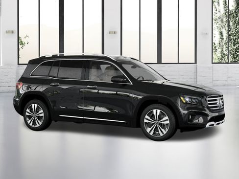 Used 2026 Mercedes-Benz GLB 250 4MATIC image 13