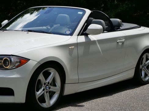 Used 2011 BMW 135i Convertible RWD image 47