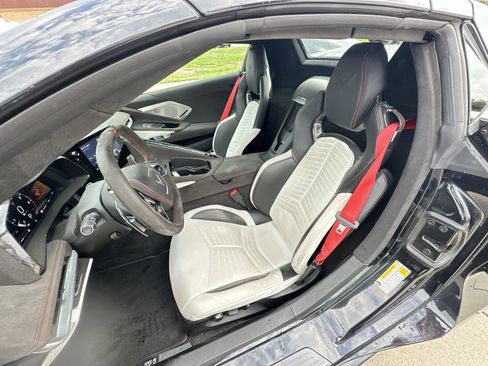 Used 2023 Chevrolet Corvette Stingray Premium Conv w/ Z51 Performance Package RWD image 18