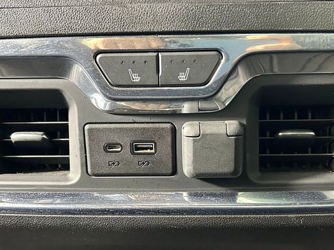 Used 2020 Chevrolet Silverado 1500 High Country image 18