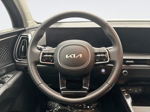 Used 2025 Kia Sorento EX AWD/4WD image 12