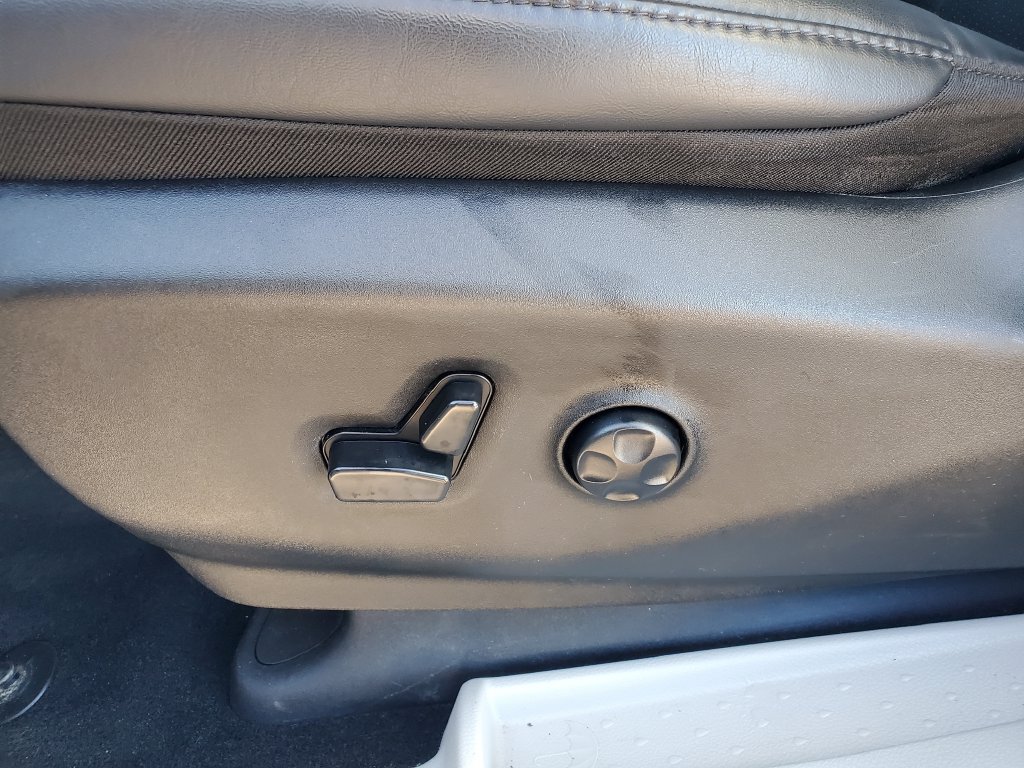 Used 2023 Chrysler Pacifica Touring-L FWD image 22