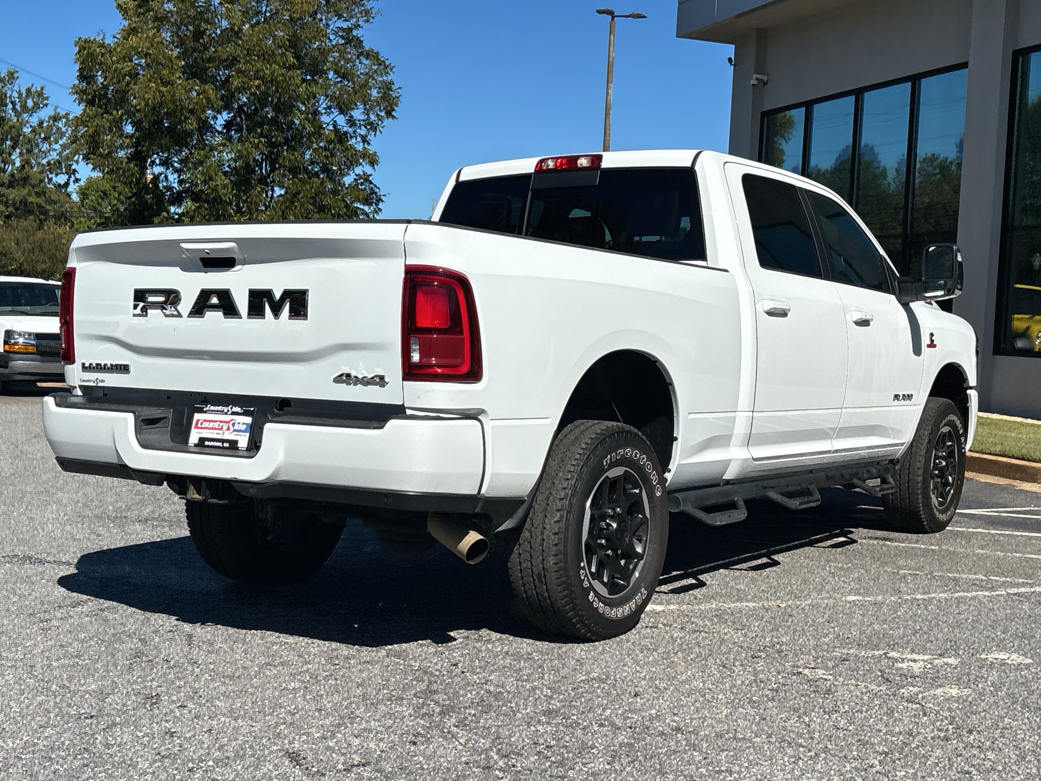 Used 2026 RAM 2500 Laramie AWD/4WD image 9
