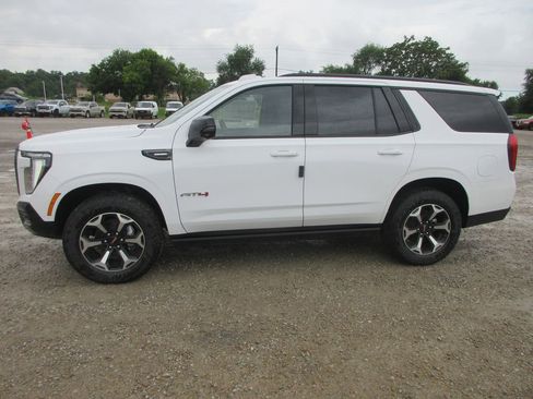 New 2026 GMC Yukon AT4 w/ AT4 Premium Plus Package AWD/4WD image 7