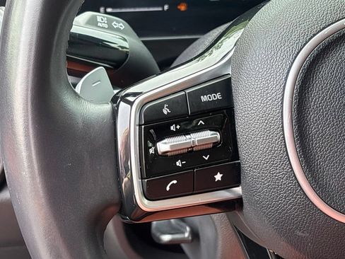 Certified 2025 Kia Carnival EX FWD image 28