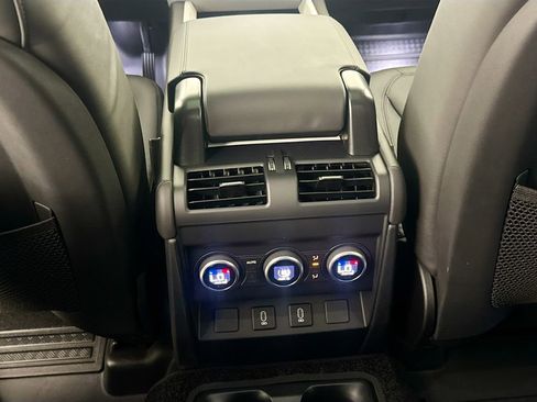 New 2026 Land Rover Defender 130 X-Dynamic SE image 25