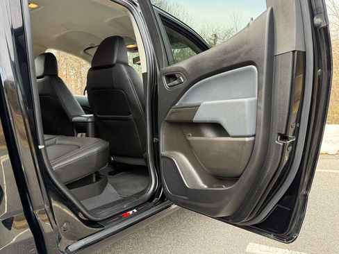 Used 2022 Chevrolet Colorado Z71 image 32