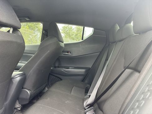 Used 2019 Toyota C-HR XLE image 16