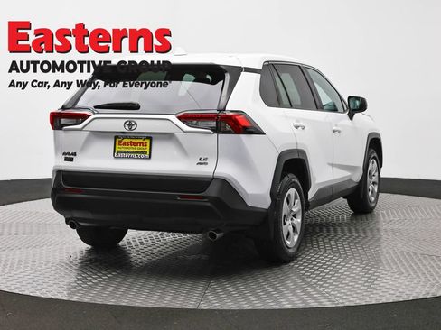 Used 2023 Toyota RAV4 LE AWD/4WD image 5