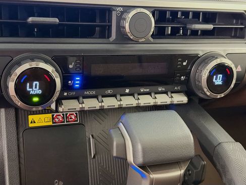 Used 2025 Toyota 4Runner Limited RWD image 20