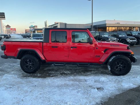 Used 2021 Jeep Gladiator Willys image 5
