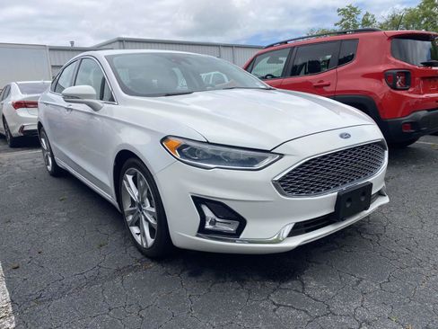 Used 2019 Ford Fusion Titanium AWD/4WD image 2