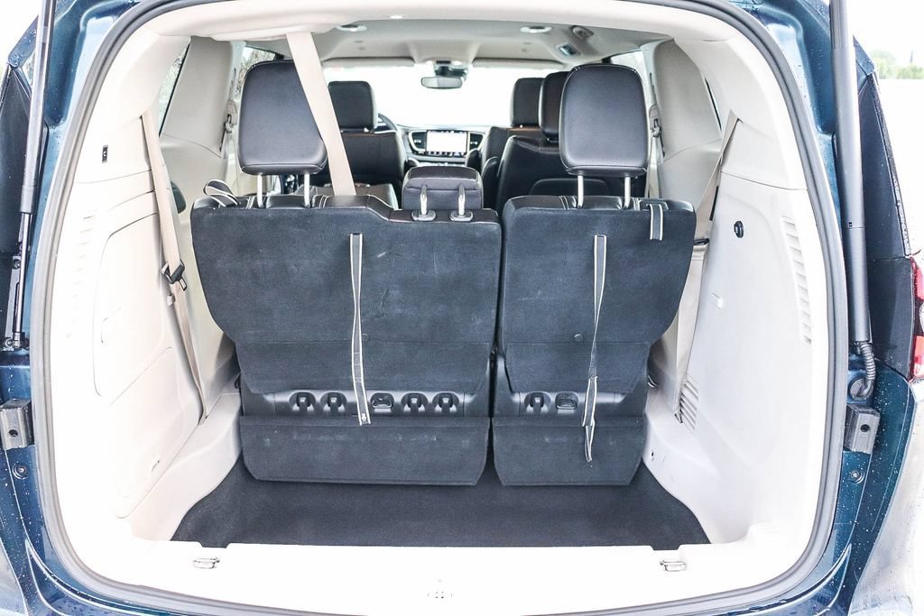 Used 2024 Chrysler Pacifica Limited FWD image 29