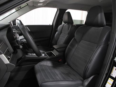 Used 2022 Mitsubishi Outlander SE image 5