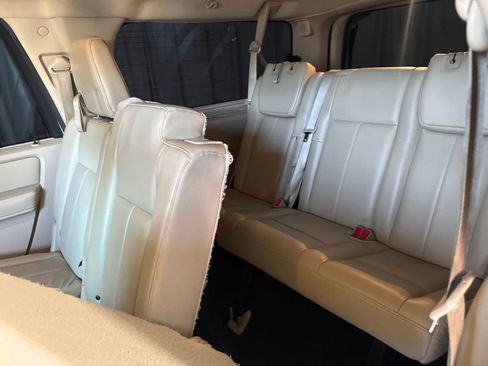 Used 2016 Ford Expedition EL Limited RWD image 18