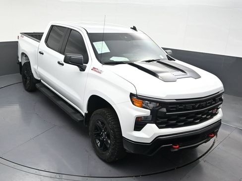 Used 2025 Chevrolet Silverado 1500 Custom Trail Boss AWD/4WD image 21