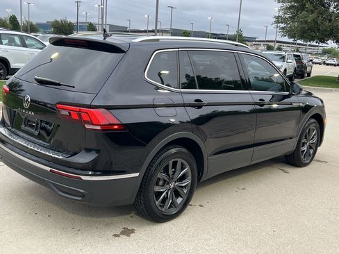 Certified 2023 Volkswagen Tiguan SE w/ Panoramic Sunroof Package FWD image 10