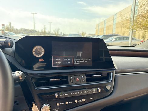 Used 2022 Lexus ES 250 w/ Premium Package image 24