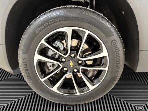 Used 2025 Chevrolet TrailBlazer LT w/ Convenience Package image 9