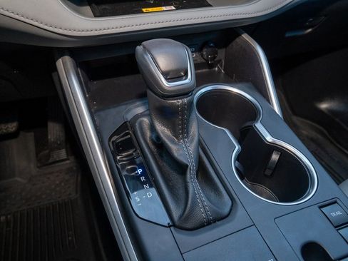 Certified 2025 Toyota Highlander XLE image 20