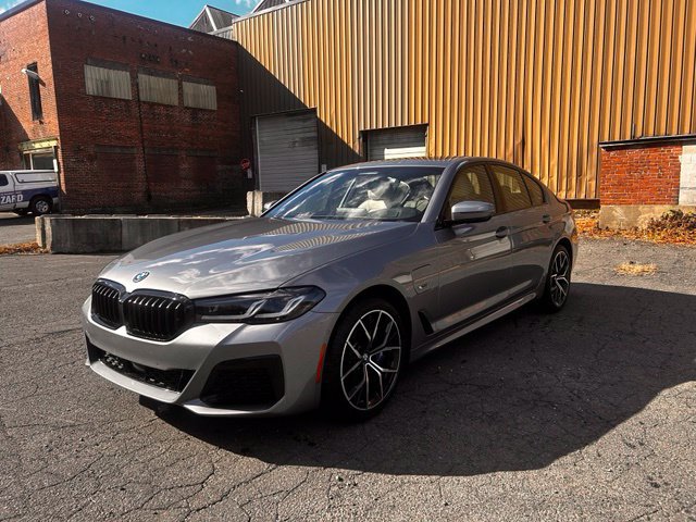 Used 2023 BMW 530e xDrive w/ Executive Package AWD/4WD image 1