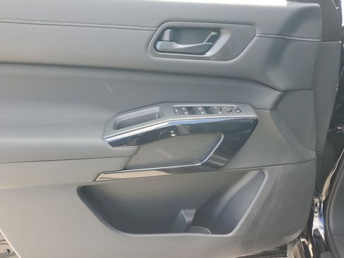 New 2026 Nissan Pathfinder SV image 12