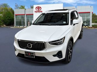 Used 2023 Volvo XC40 B5 Plus video 1