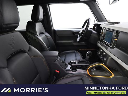 Used 2023 Ford Bronco Badlands w/ Sasquatch Package AWD/4WD image 16