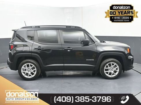 Used 2023 Jeep Renegade Latitude w/ Premium Group image 2