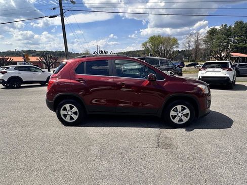 Used 2016 Chevrolet Trax LT image 4