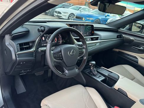 Used 2021 Lexus ES 350 Ultra Luxury w/ Accessory Package 2 image 24