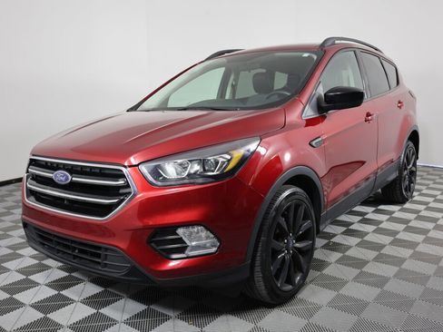 Used 2019 Ford Escape SE image 5