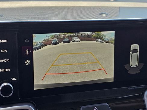 Used 2022 Kia Sorento S FWD image 21