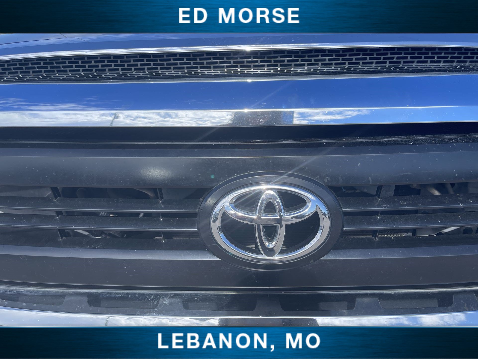 Used 2016 Toyota Tundra SR5 w/ TRD Off Road Package AWD/4WD image 28