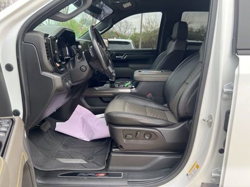 Used 2022 Chevrolet Silverado 1500 ZR2 w/ Technology Package image 11