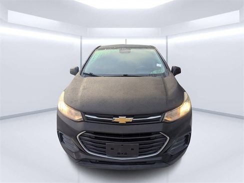 Used 2020 Chevrolet Trax LS w/ Tint and Cruise Package image 8