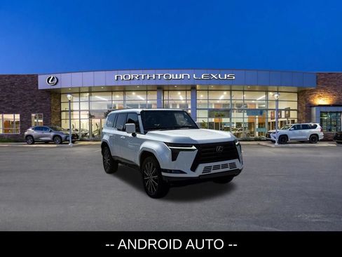 Used 2024 Lexus GX 550 w/ Accessory Package (Z1) AWD/4WD image 3