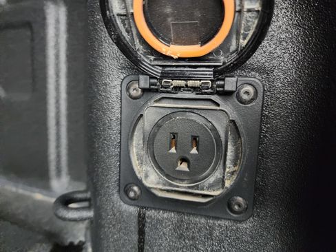 Used 2024 Chevrolet Silverado 2500 LTZ w/ LTZ Plus Package image 33