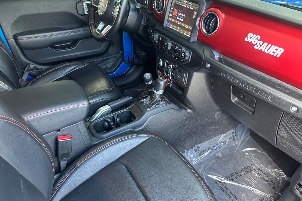 Used 2022 Jeep Wrangler Unlimited Rubicon w/ LED Lighting Group AWD/4WD image 16
